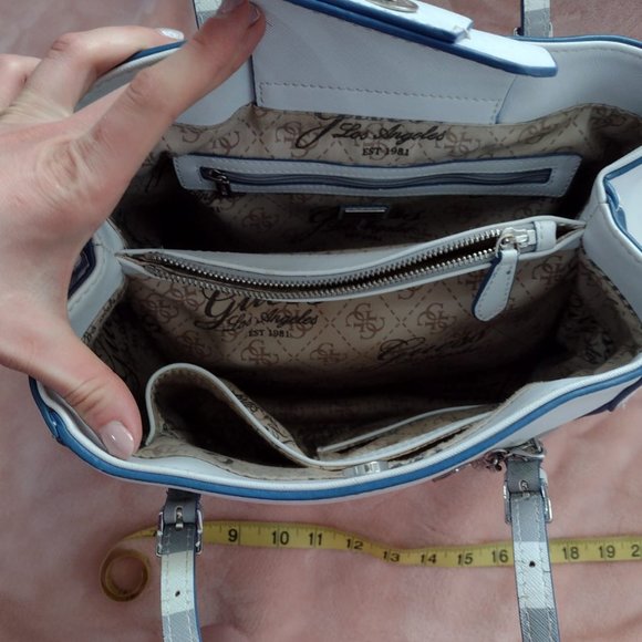 Guess Hand Bag - Picture 5 of 9